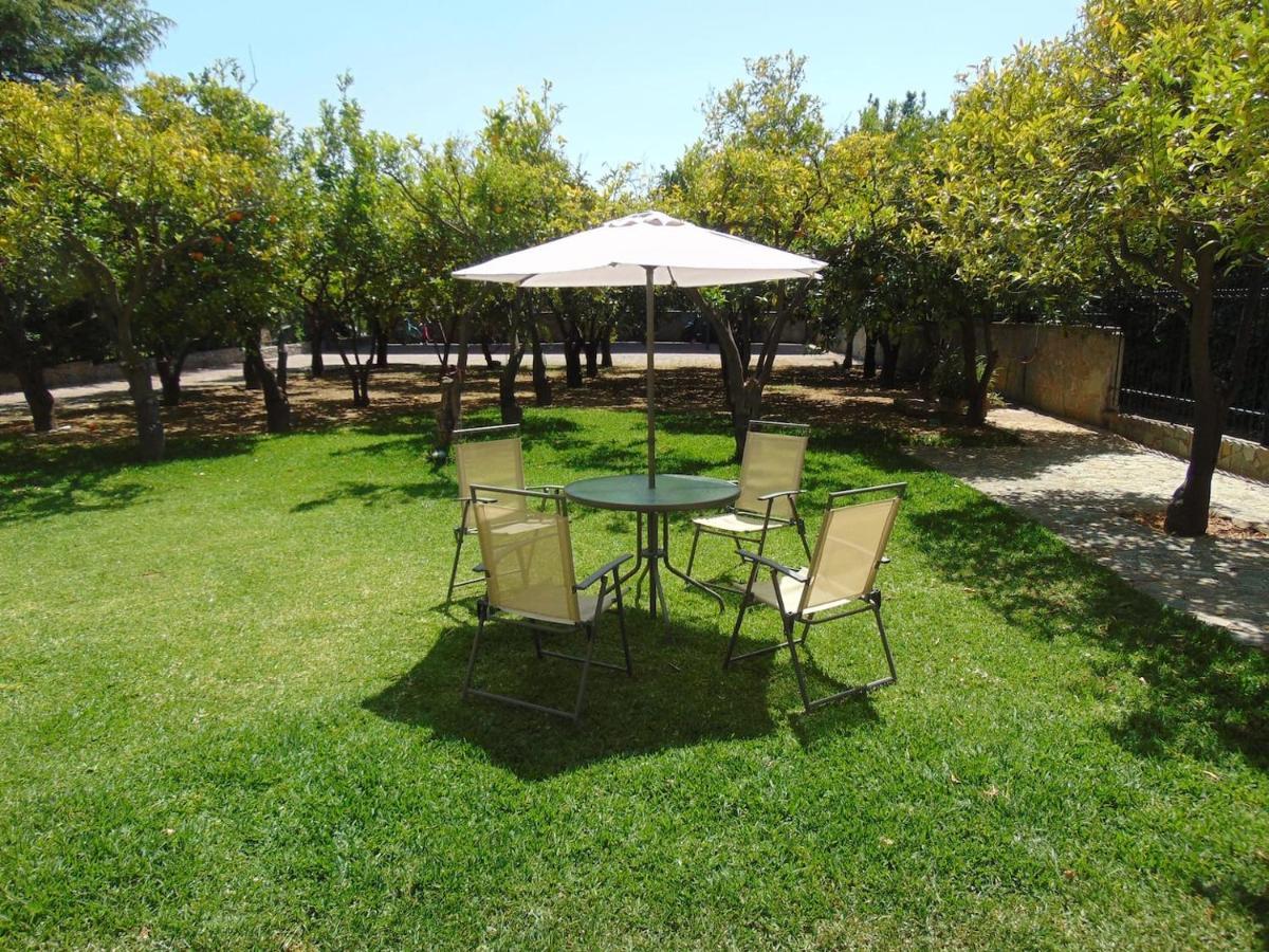 Small Theater Apartment Epidaurus Bagian luar foto